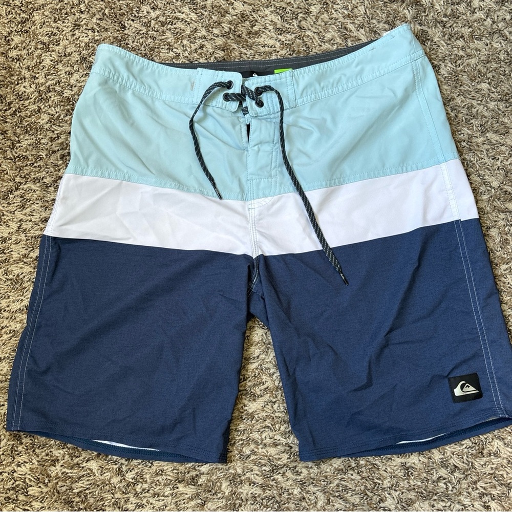 Quiksilver Men’s Light Blue/White/Navy Colorblock Board Shorts